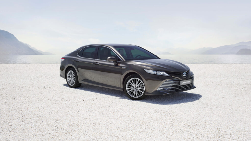 TOYOTA CAMRY COMFORT HYBRID DYNAMIC (TC5730)