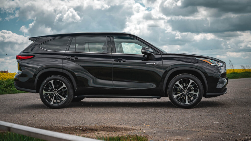 TOYOTA HIGHLANDER EXECUTIVE Hybrid (4099TH)