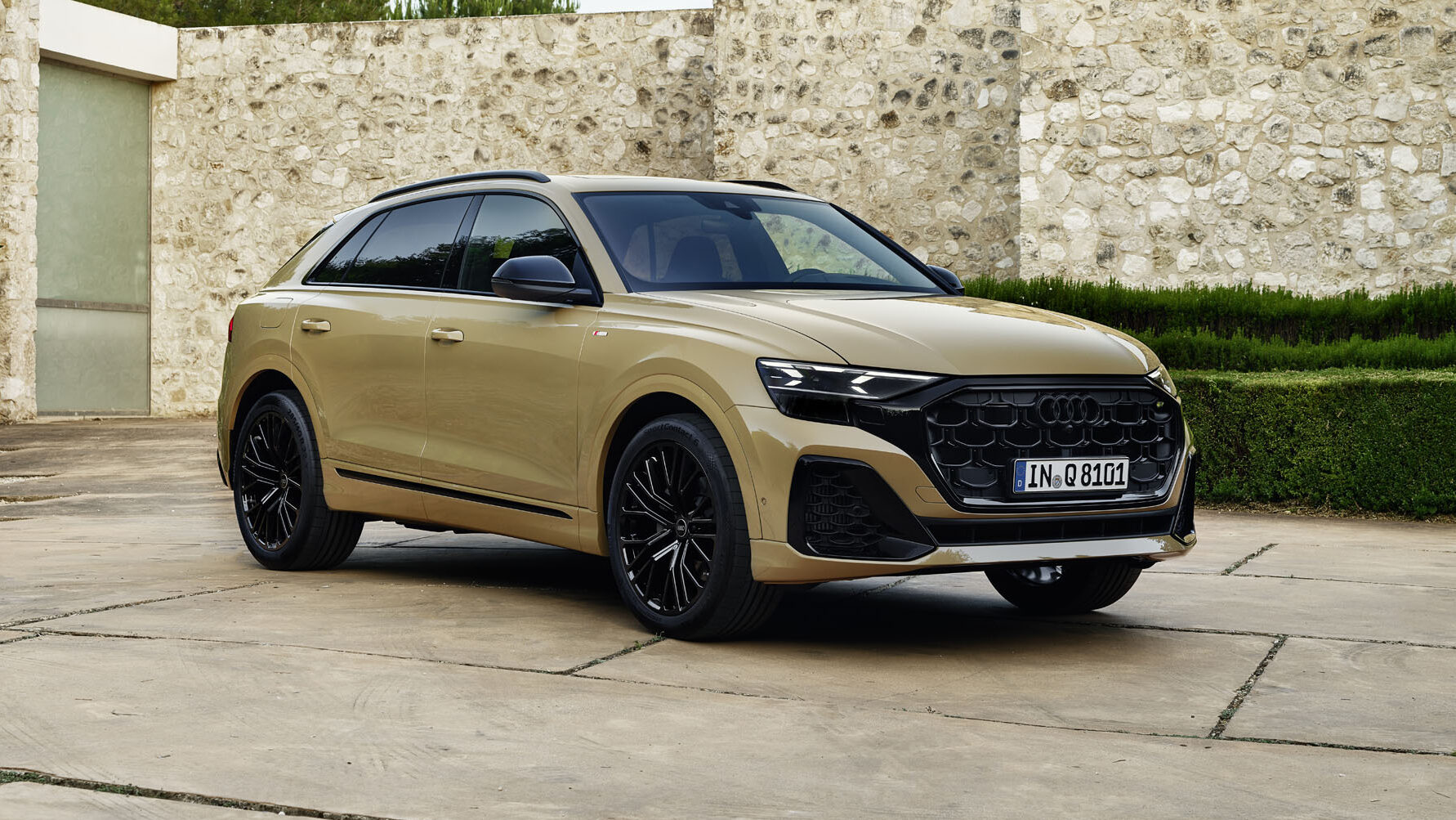 AUDI Q8 55 TFSI e Quattro Tiptronic (AQ7669)
