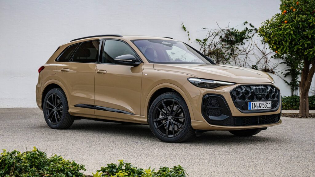 AUDI Q5 TFSI S tronic (AQ6331)